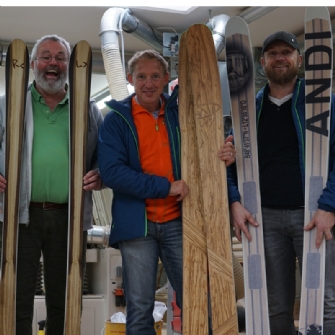 Workshopski mit verschiedenen Oberflächen wie Tulpenbaum+Laser, Oliveesche+Initialen und eigenen Design