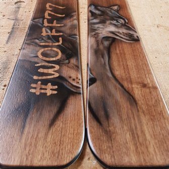 Nussoberfläche mit Airbrush, Auftragsski © skiwerk