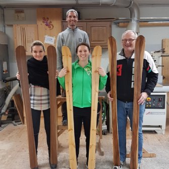 Glückliche und stolze Gewinner des Allianz Gewinnspiels.