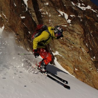 Jeff unterwegs mit skiWERK Powder Ski! © skiwerk