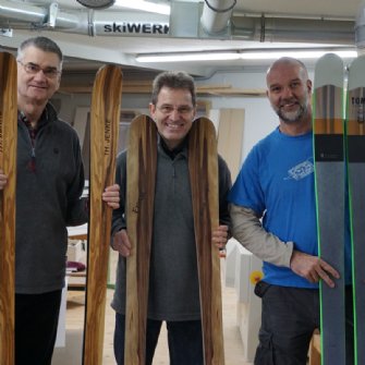 Tolle Skibau-Profis mit ihren Werken. (Olivenholz, Satinnuss und eigenes Design)