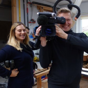 Spaß am Drehort Mondsee beim Skibau-Workshop mit dem ZDF. &copy; skiwerk
